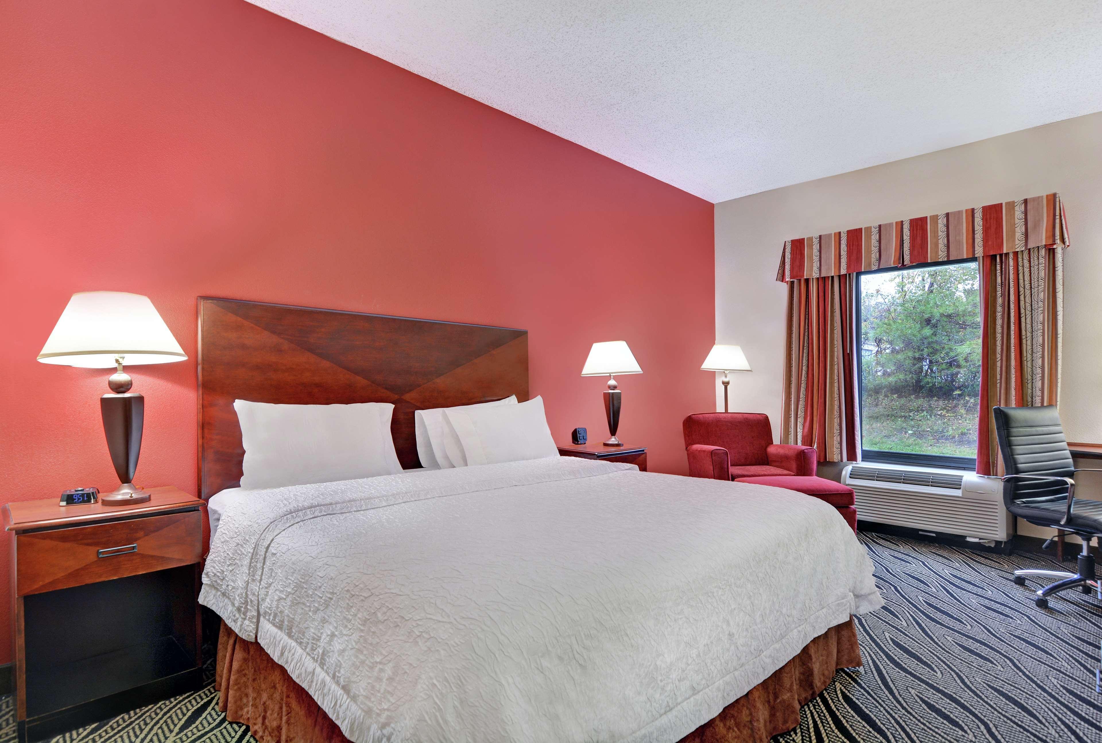 Hampton Inn Файетвил Екстериор снимка
