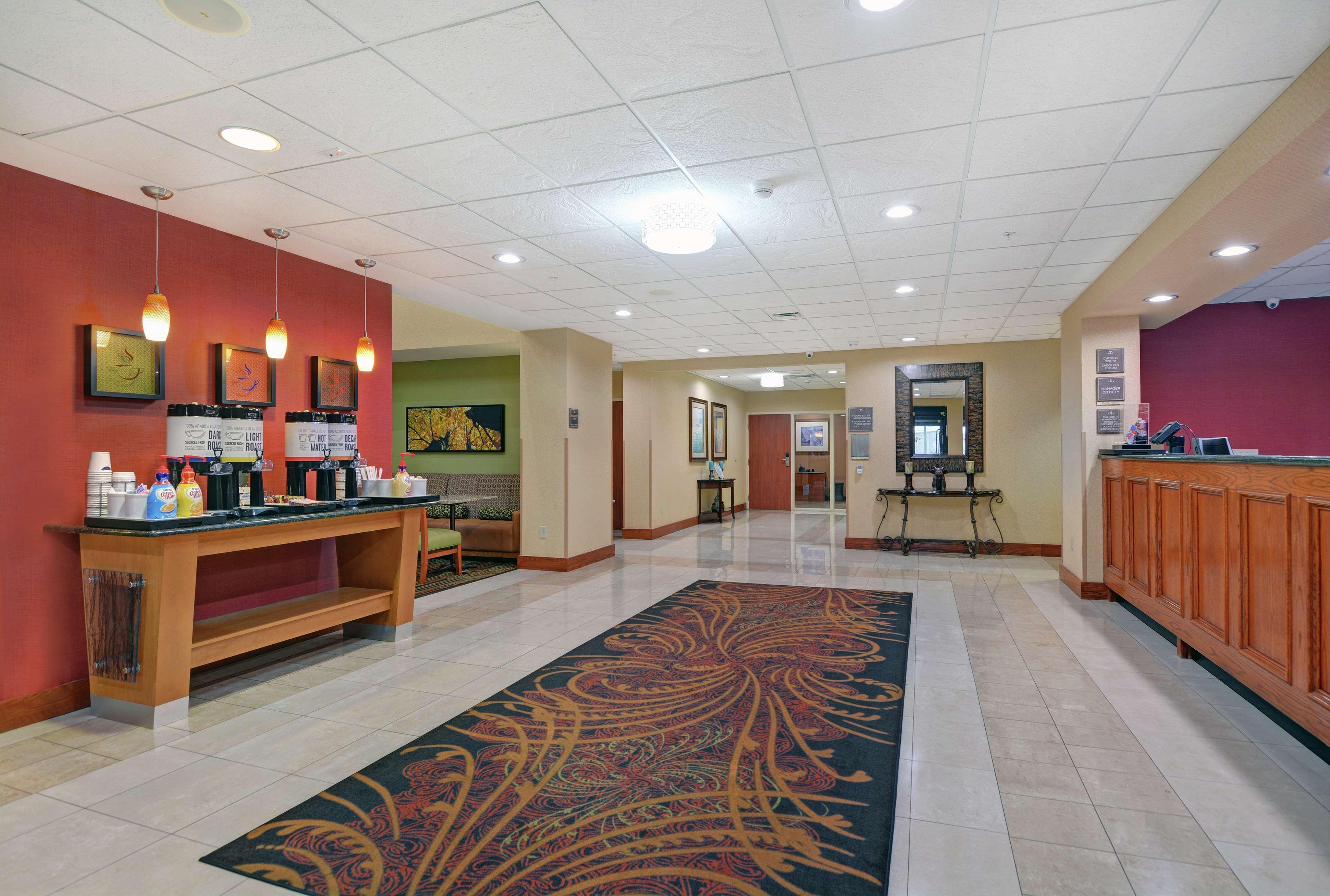 Hampton Inn Файетвил Екстериор снимка