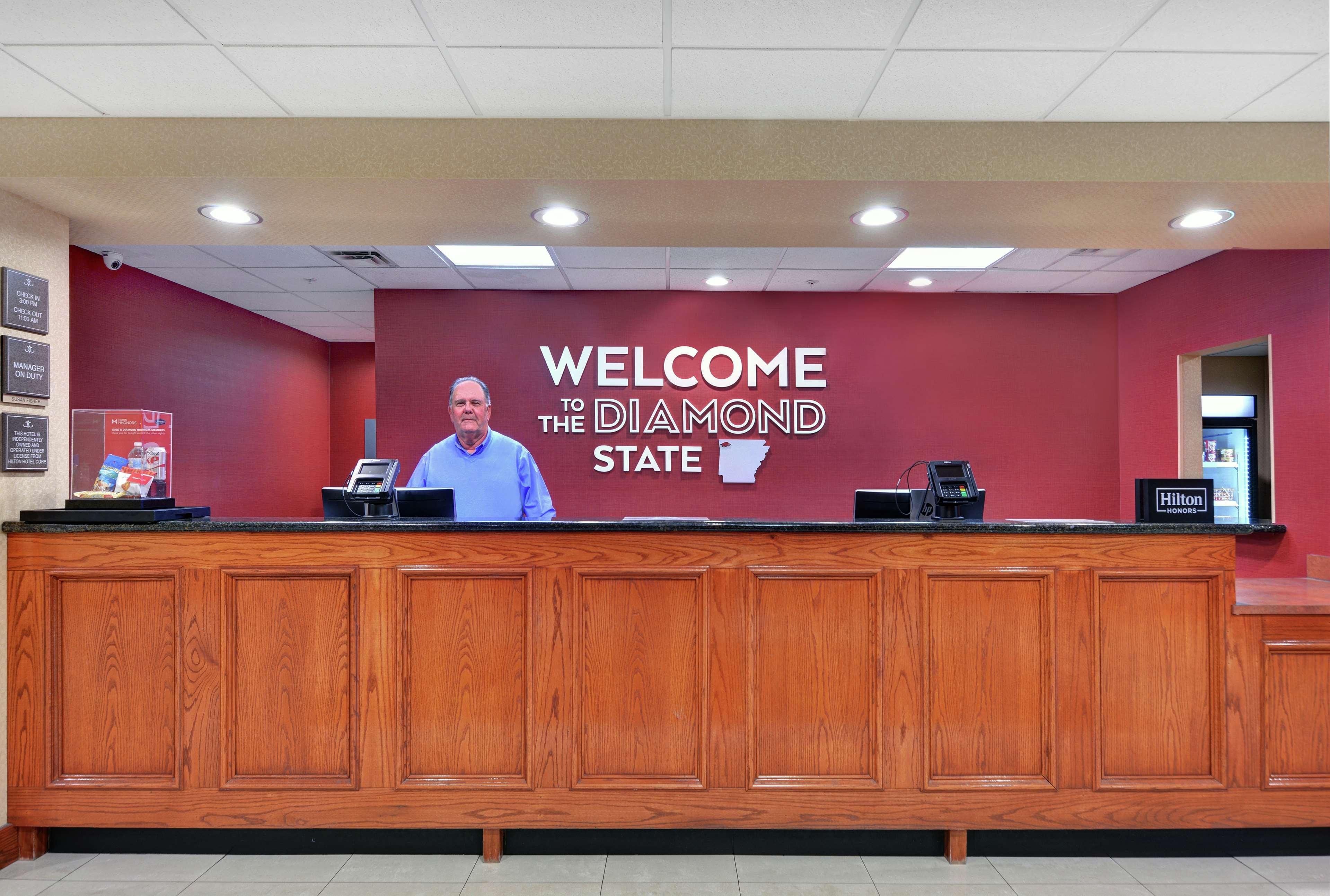 Hampton Inn Файетвил Екстериор снимка