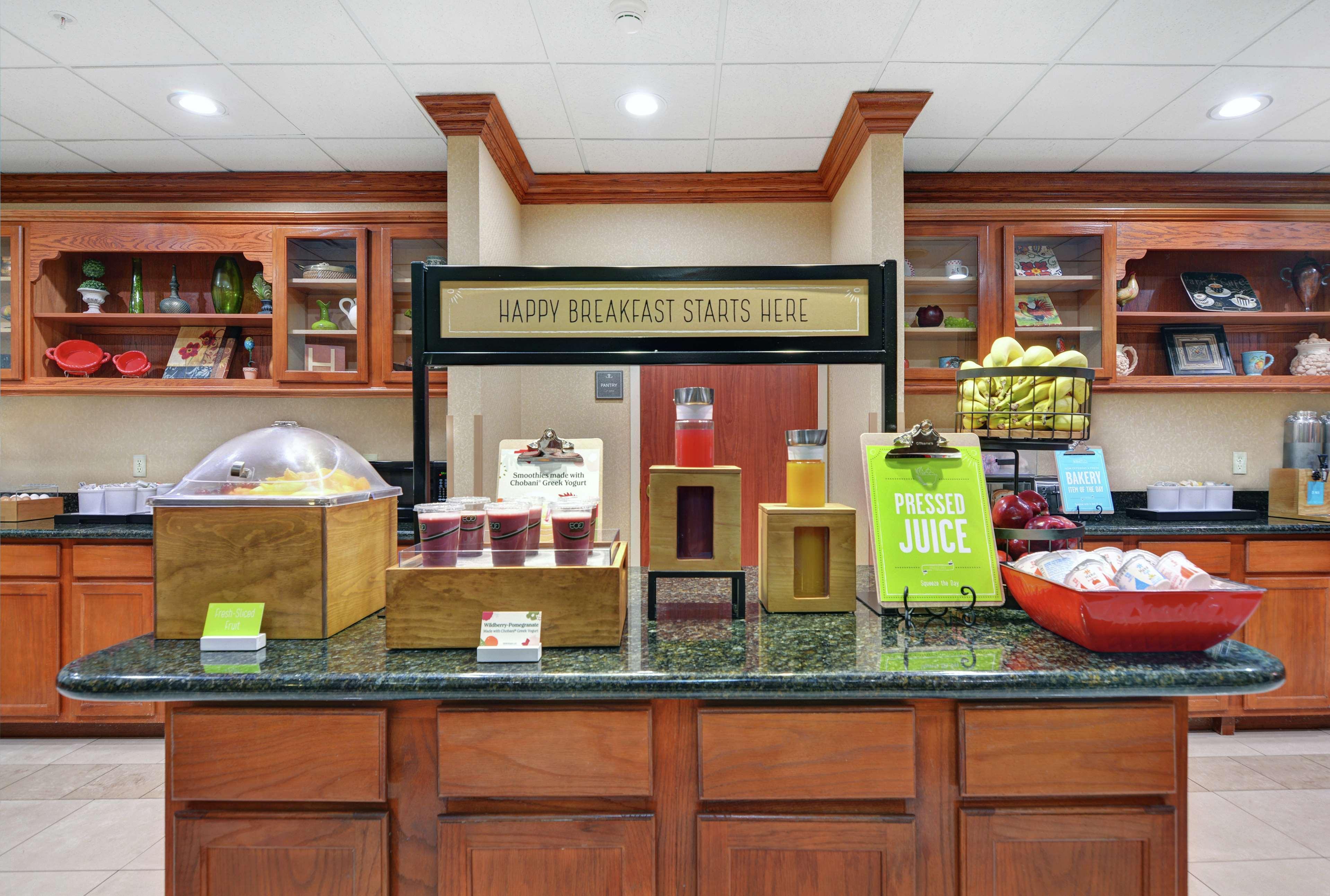 Hampton Inn Файетвил Екстериор снимка