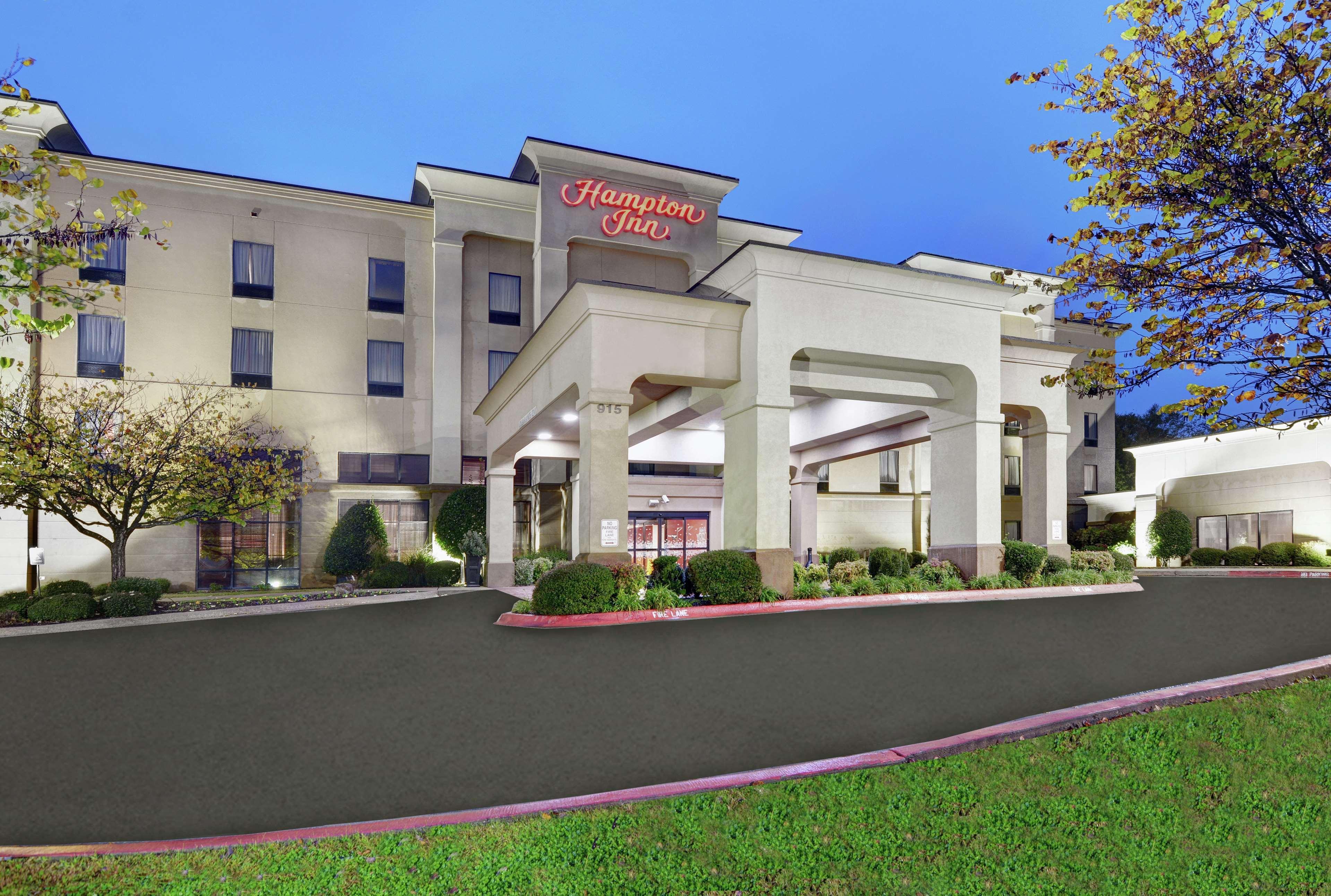 Hampton Inn Файетвил Екстериор снимка