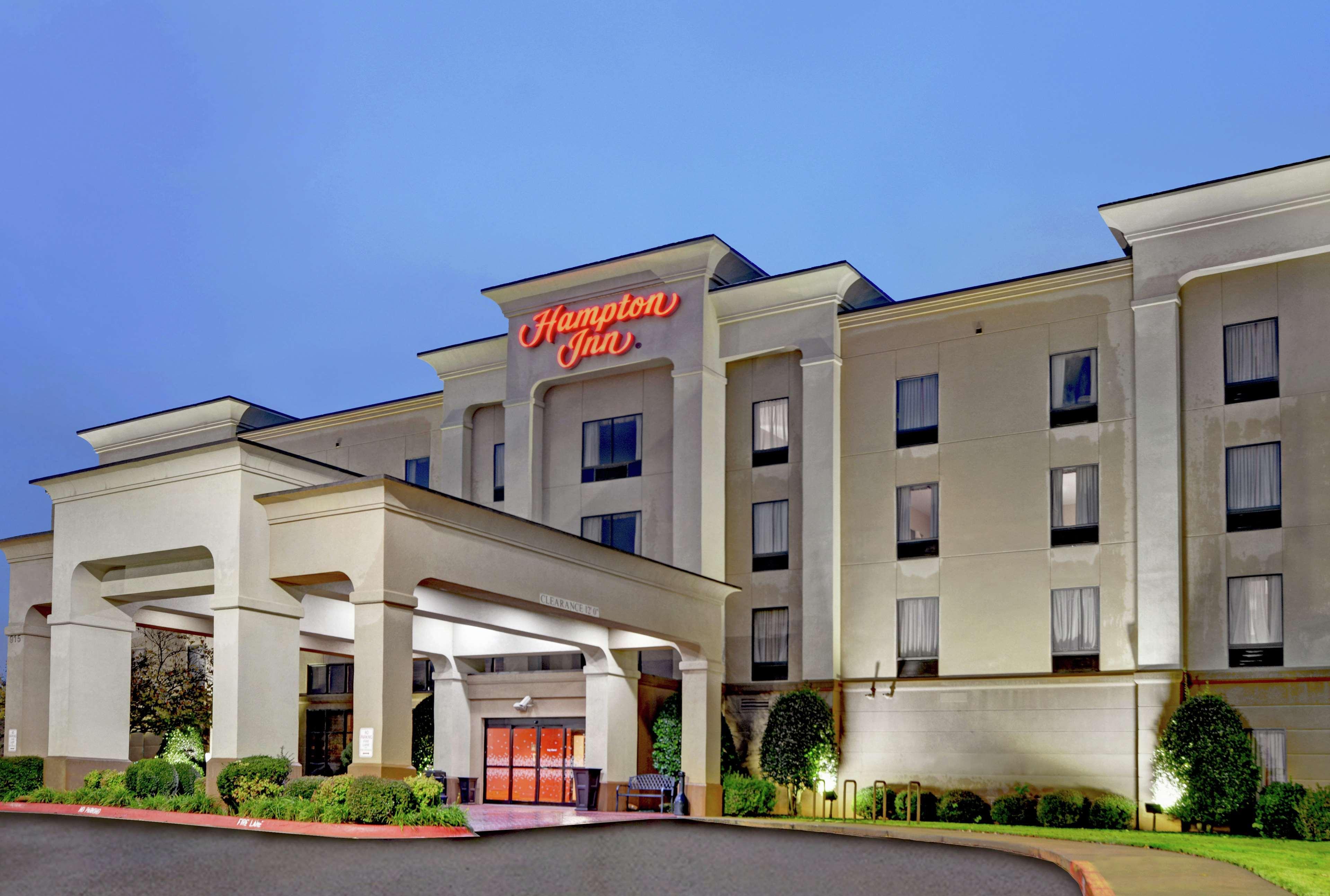 Hampton Inn Файетвил Екстериор снимка