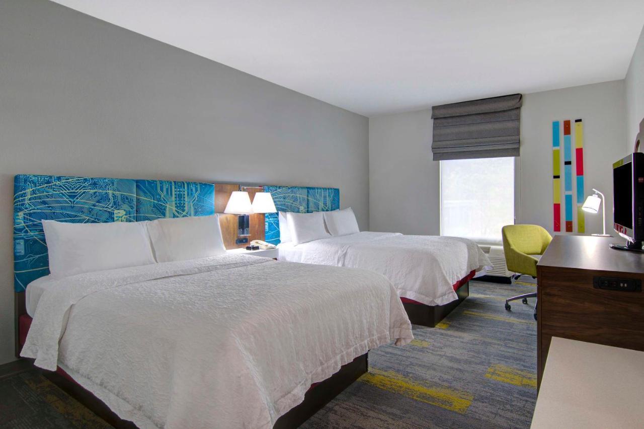 Hampton Inn Файетвил Екстериор снимка