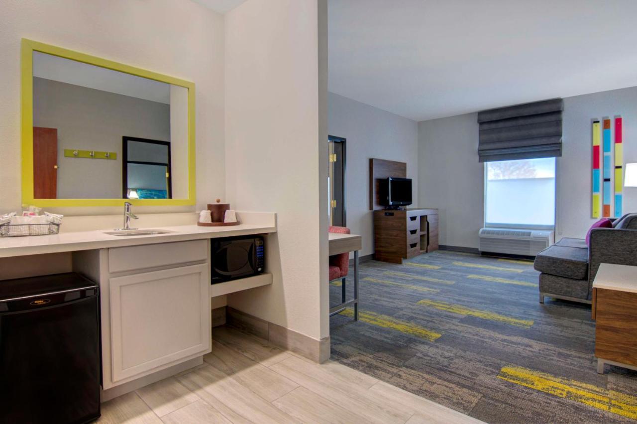 Hampton Inn Файетвил Екстериор снимка
