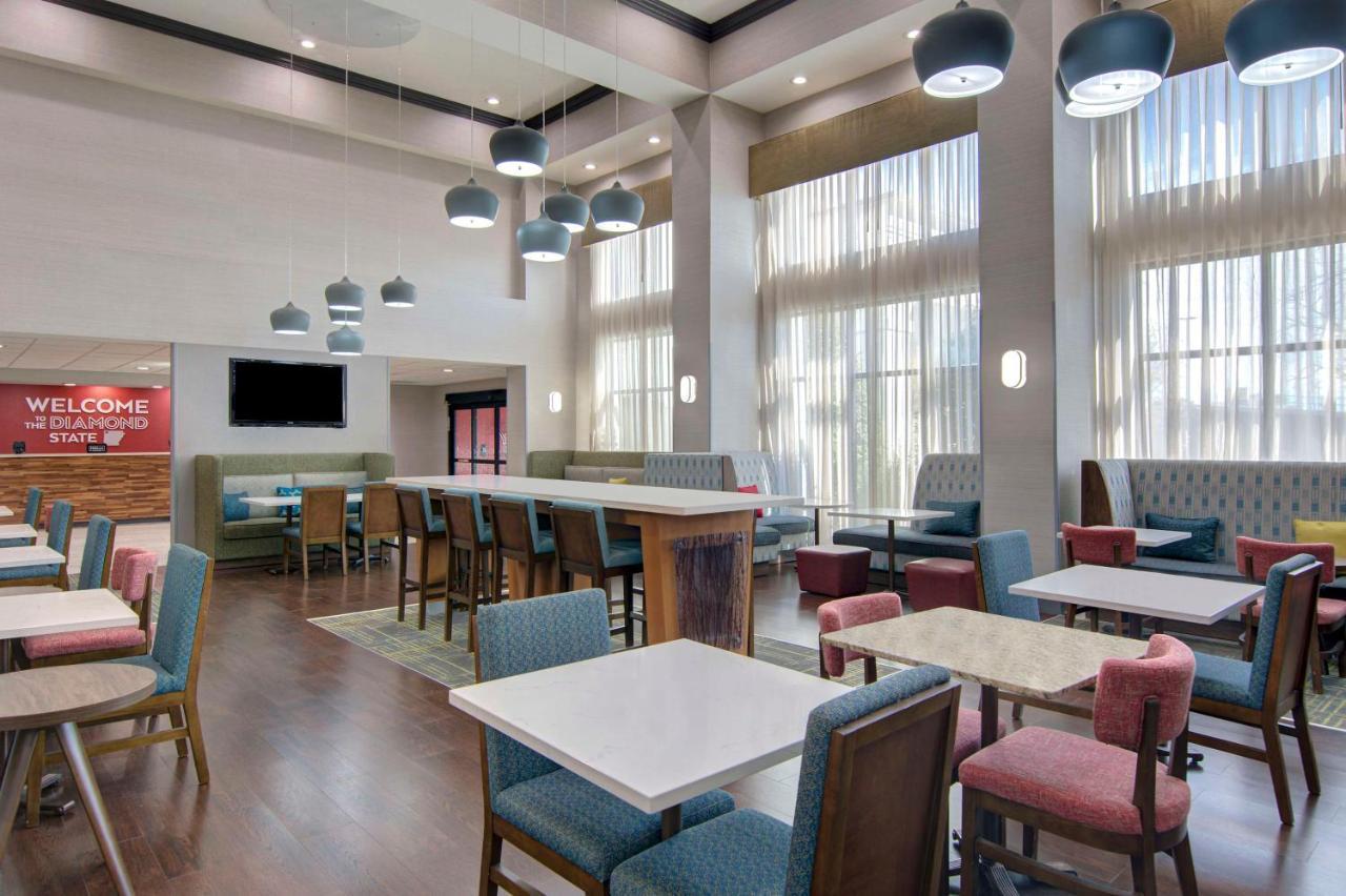 Hampton Inn Файетвил Екстериор снимка