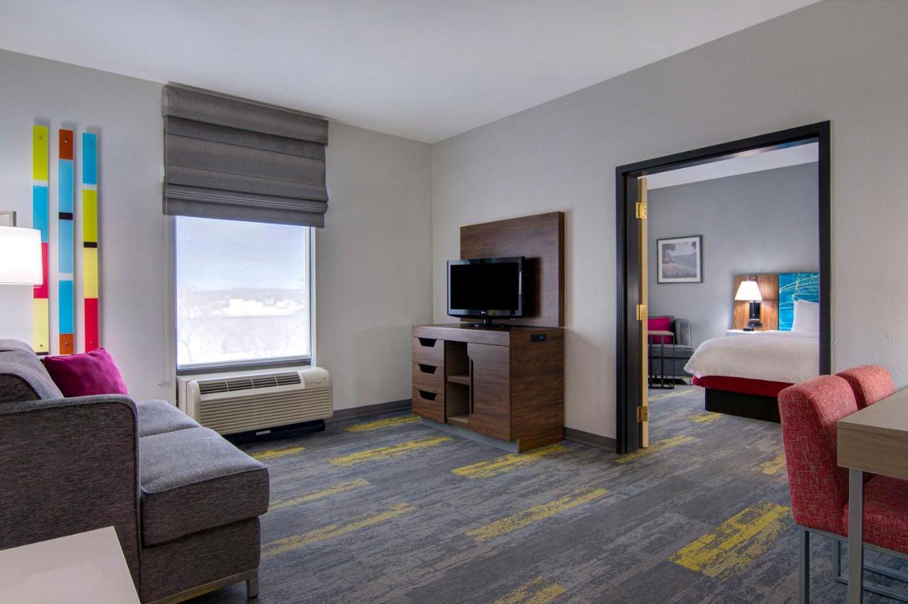 Hampton Inn Файетвил Екстериор снимка