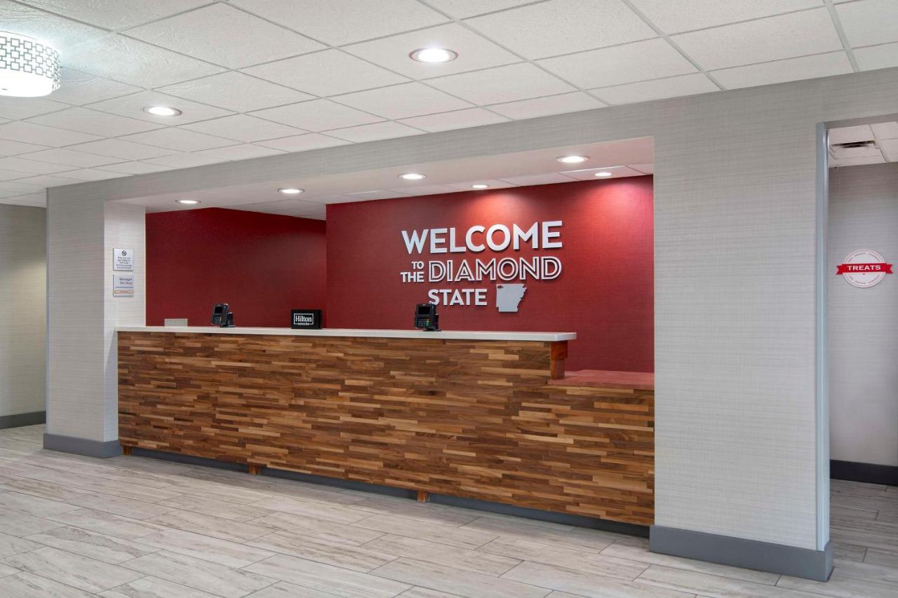 Hampton Inn Файетвил Екстериор снимка