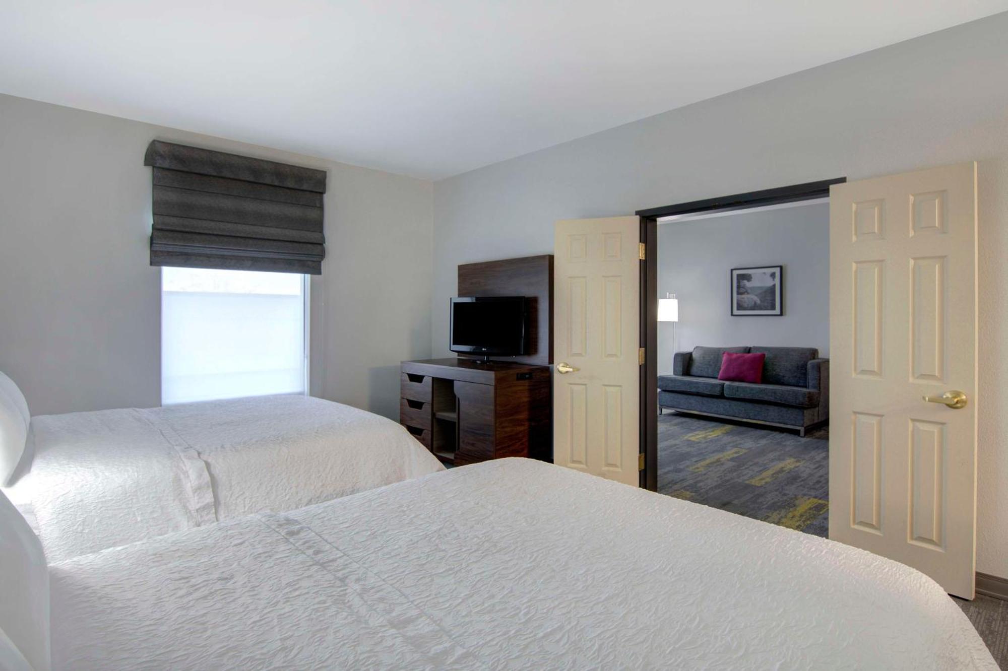 Hampton Inn Файетвил Екстериор снимка